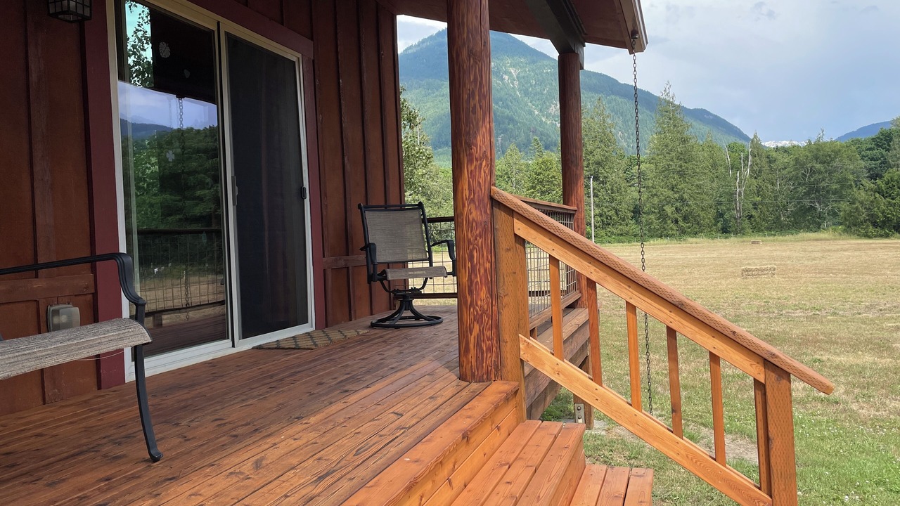 Photo of Patio Balcony in Marblemount