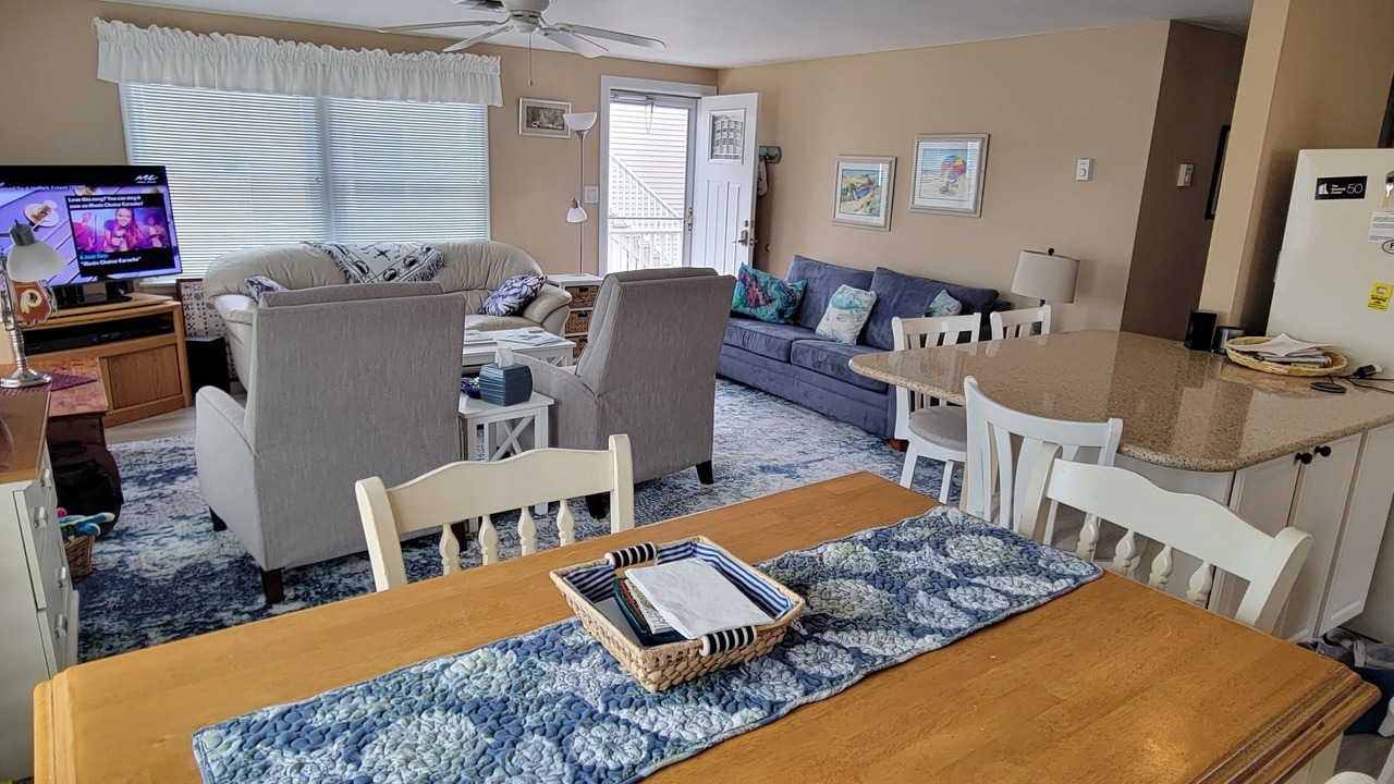 Photo of Livingroom in Edgewater Acres