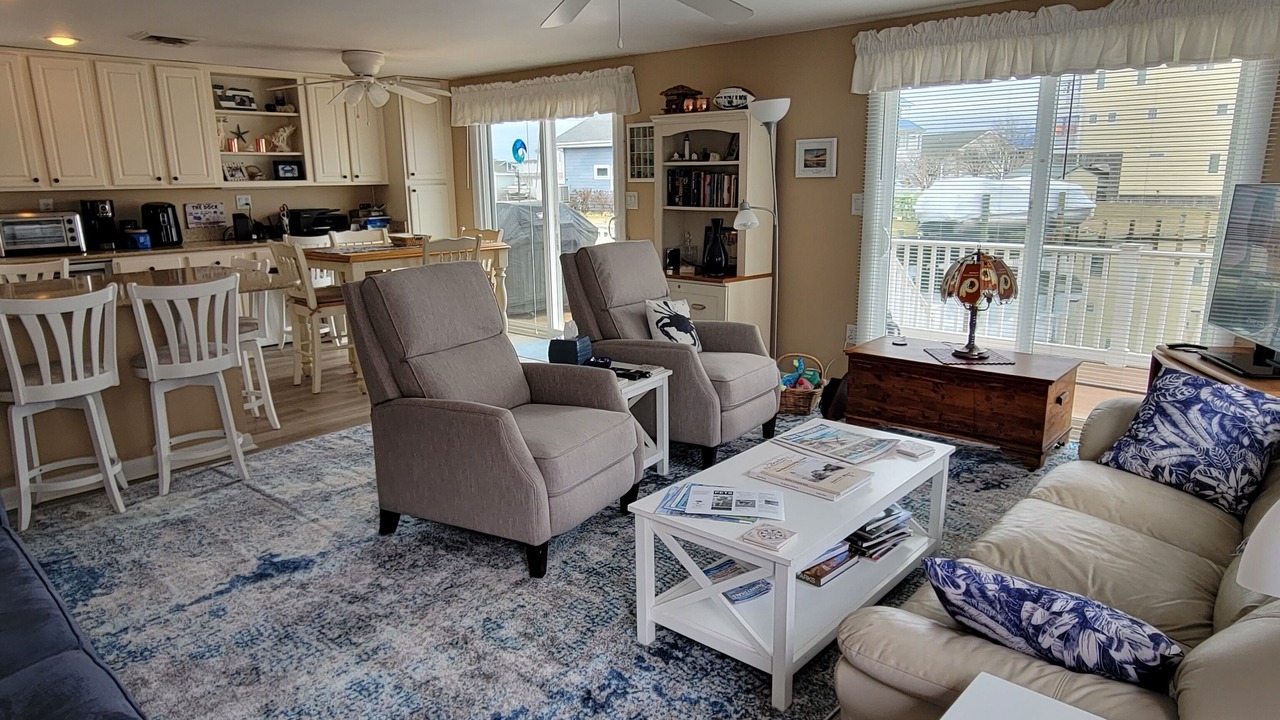 Photo of Livingroom in Edgewater Acres