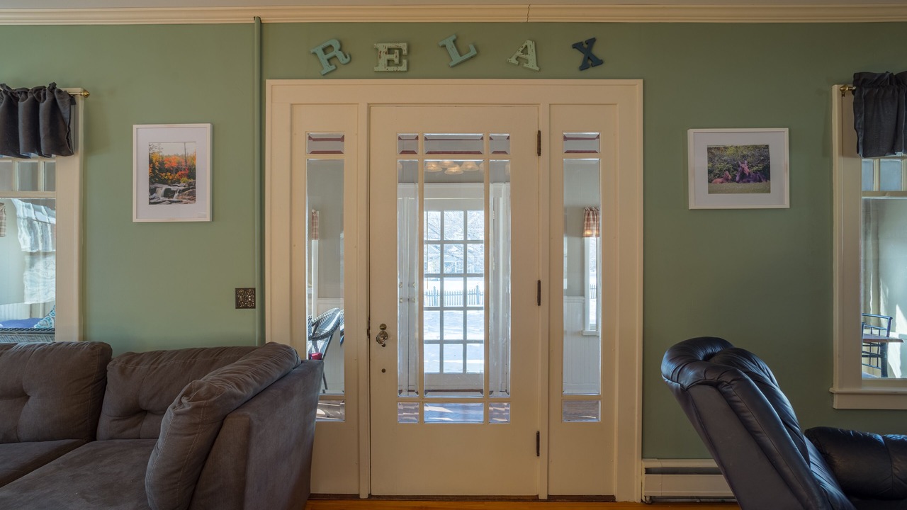 Photo of Livingroom in Upper Village