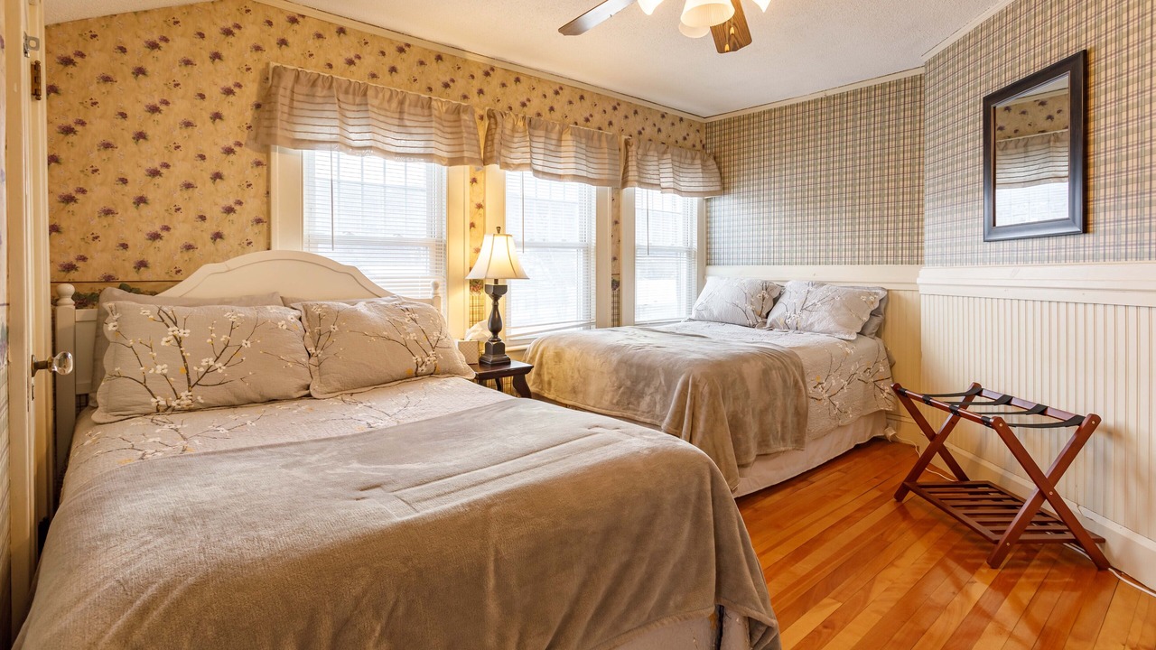 Photo of Bedroom in Upper Village