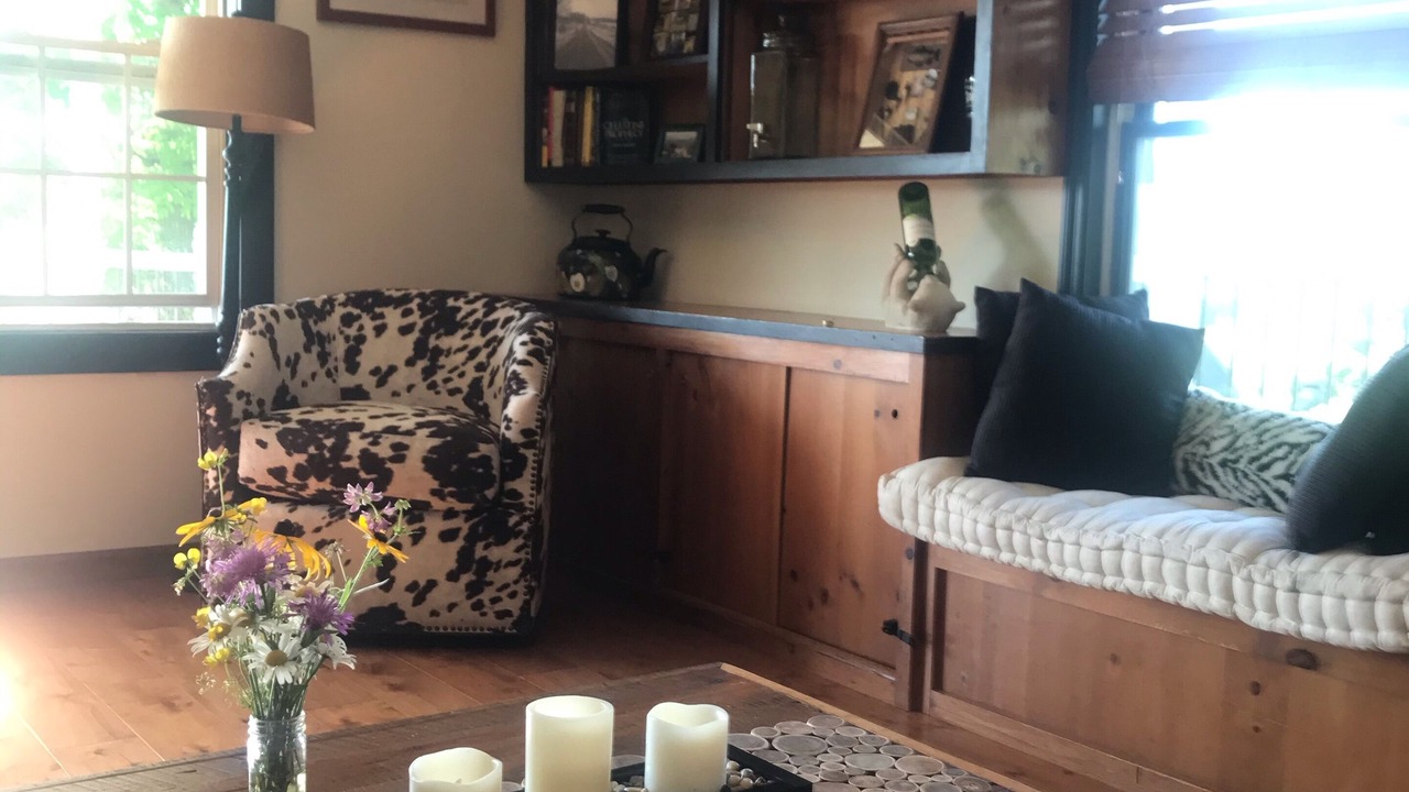 Photo of Livingroom in Burlington Flats