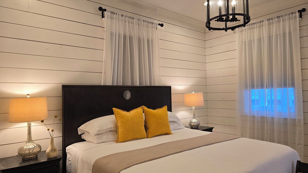 Photo of Bedroom in Beachtown