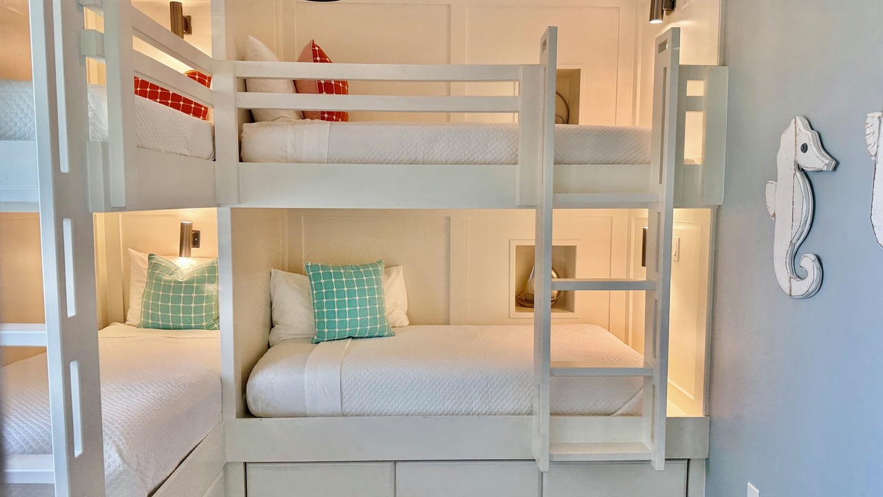 Photo of Bedroom in Beachtown