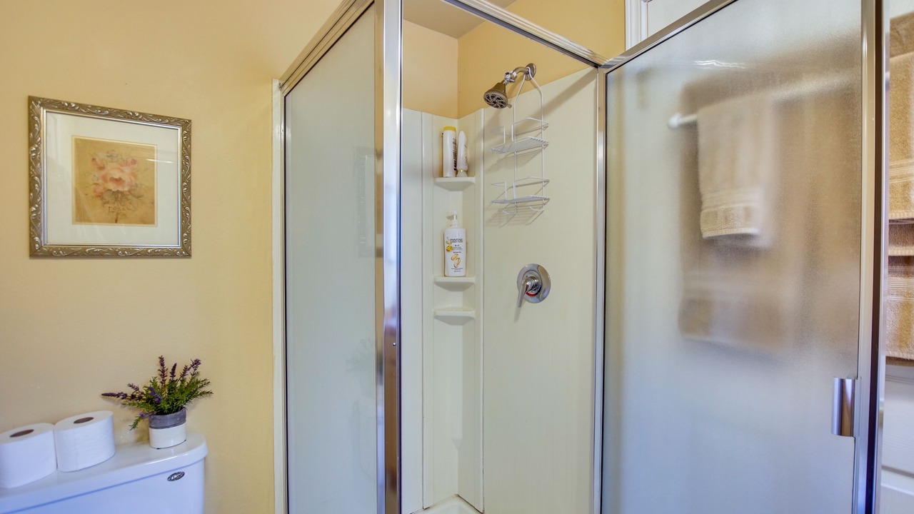 Photo of Bathroom in Gold Bar