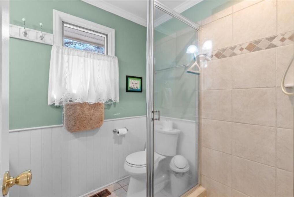 Photo of Bathroom in North Shore Acres