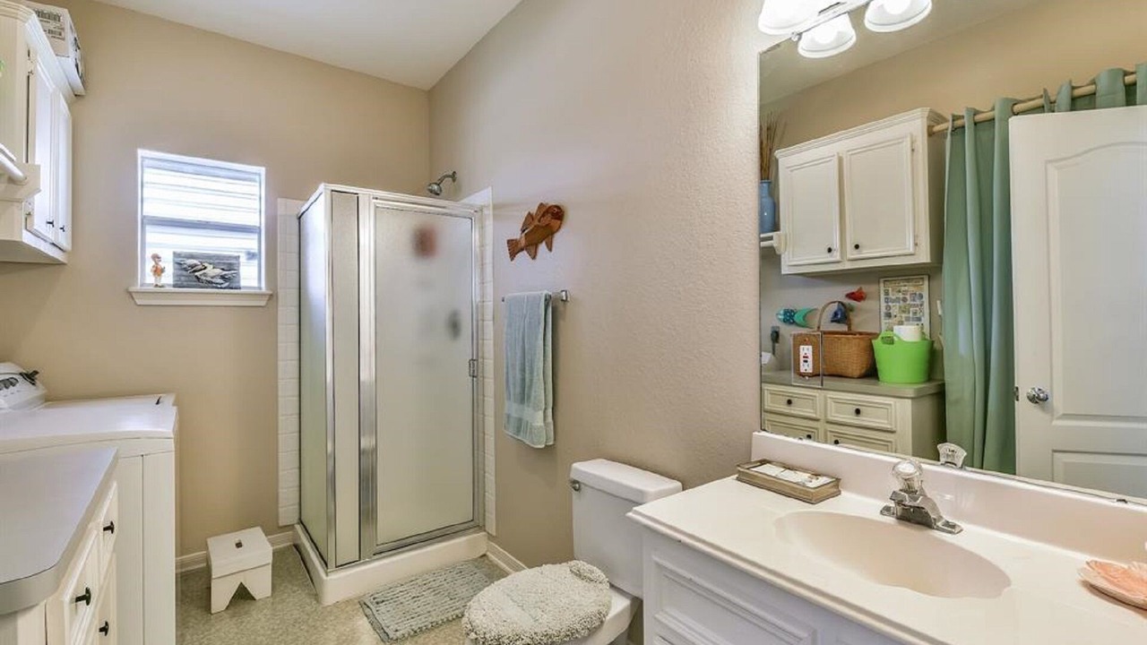 Photo of Bathroom in Terramar Beach