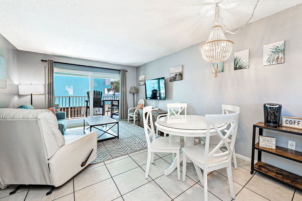 Photo of Livingroom in Gulf Shores