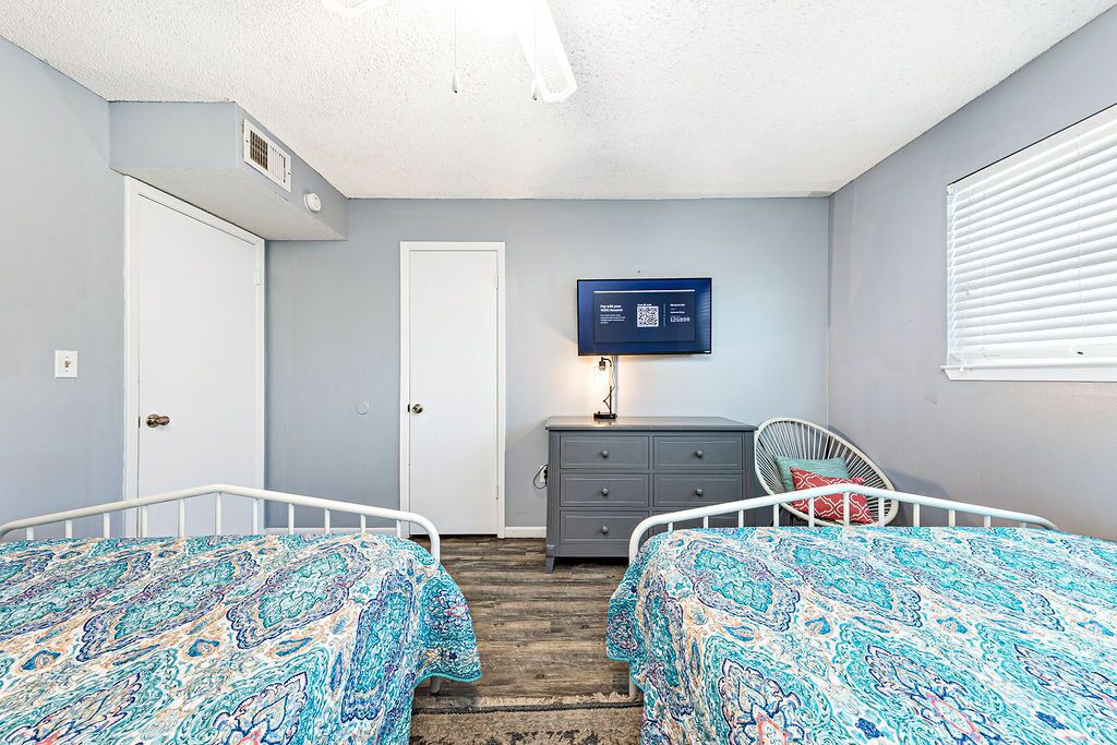 Photo of Bedroom in Gulf Shores
