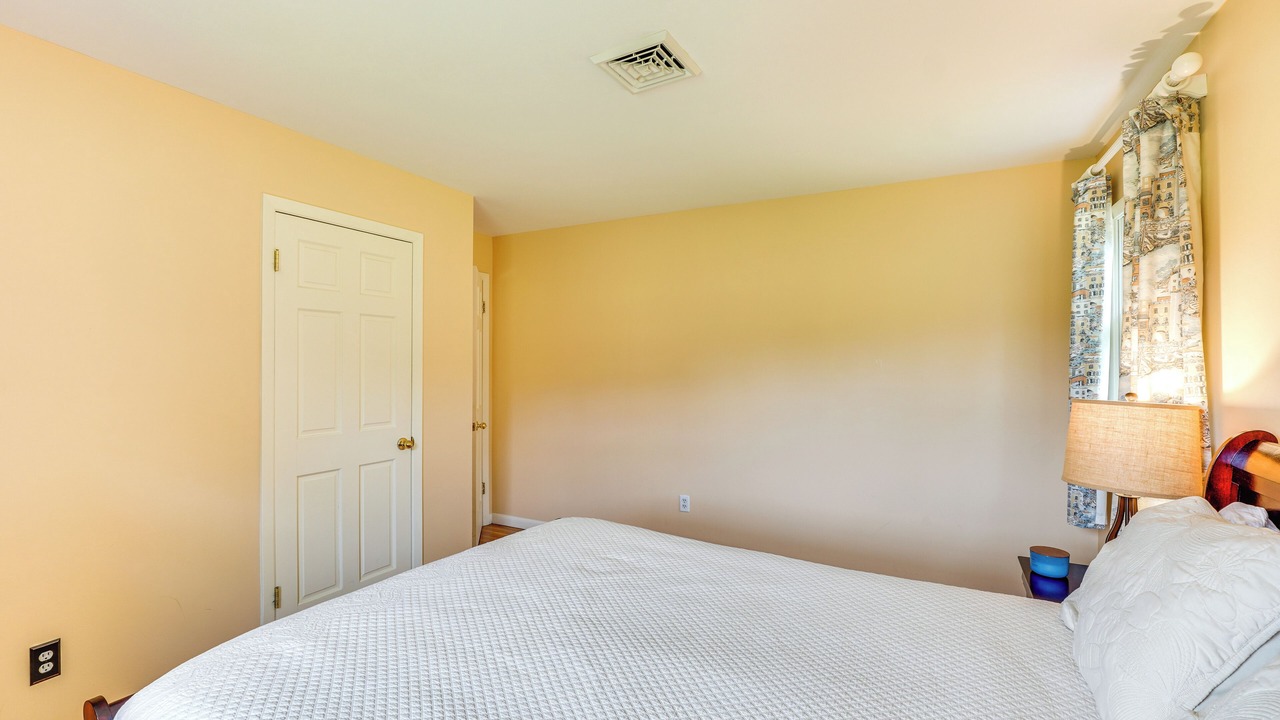 Photo of Bedroom in Salt Point
