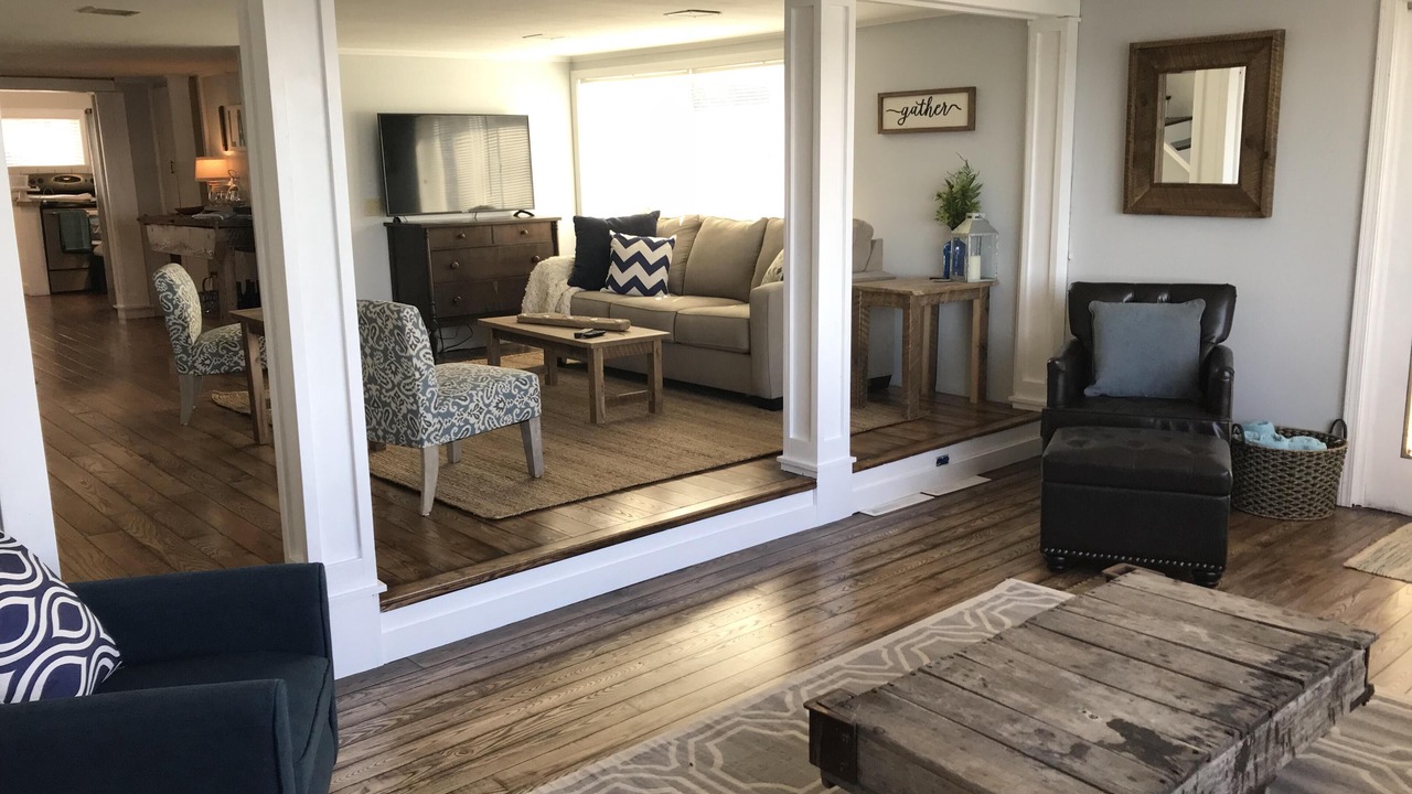 Photo of Livingroom in Oaks Corners