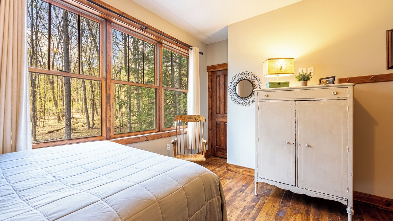 Photo of Bedroom in Oakland