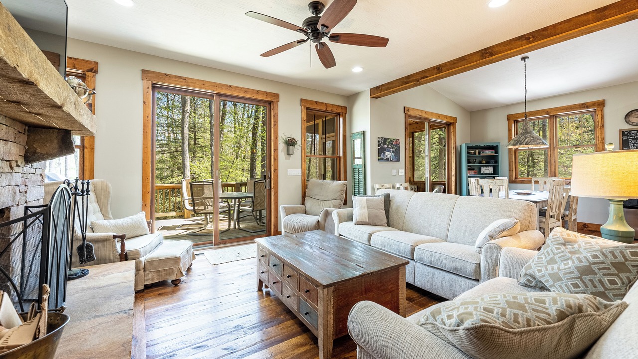 Photo of Livingroom in Oakland