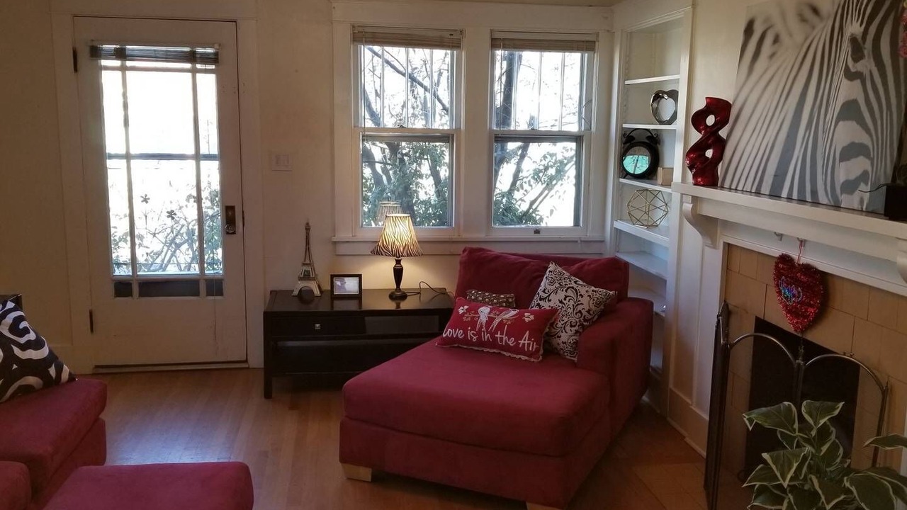 Photo of Livingroom in Downtown Klamath Falls