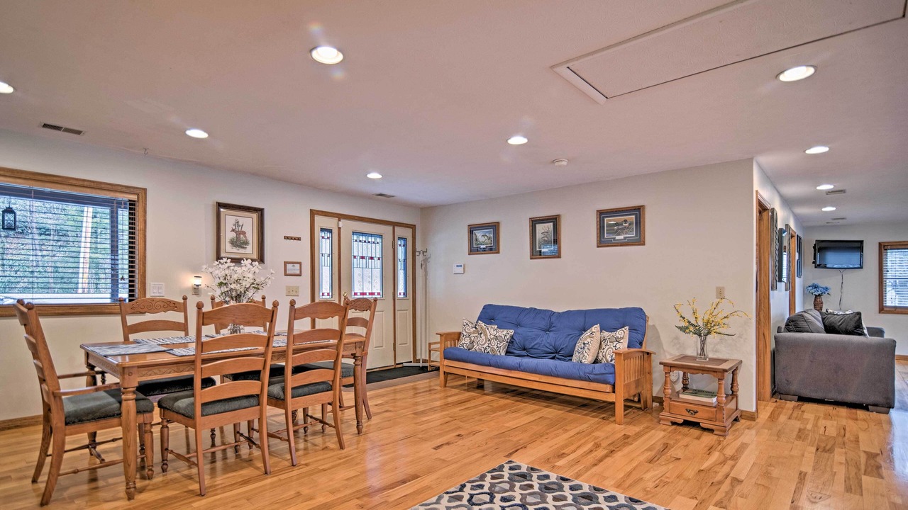 Photo of Livingroom in Elkins