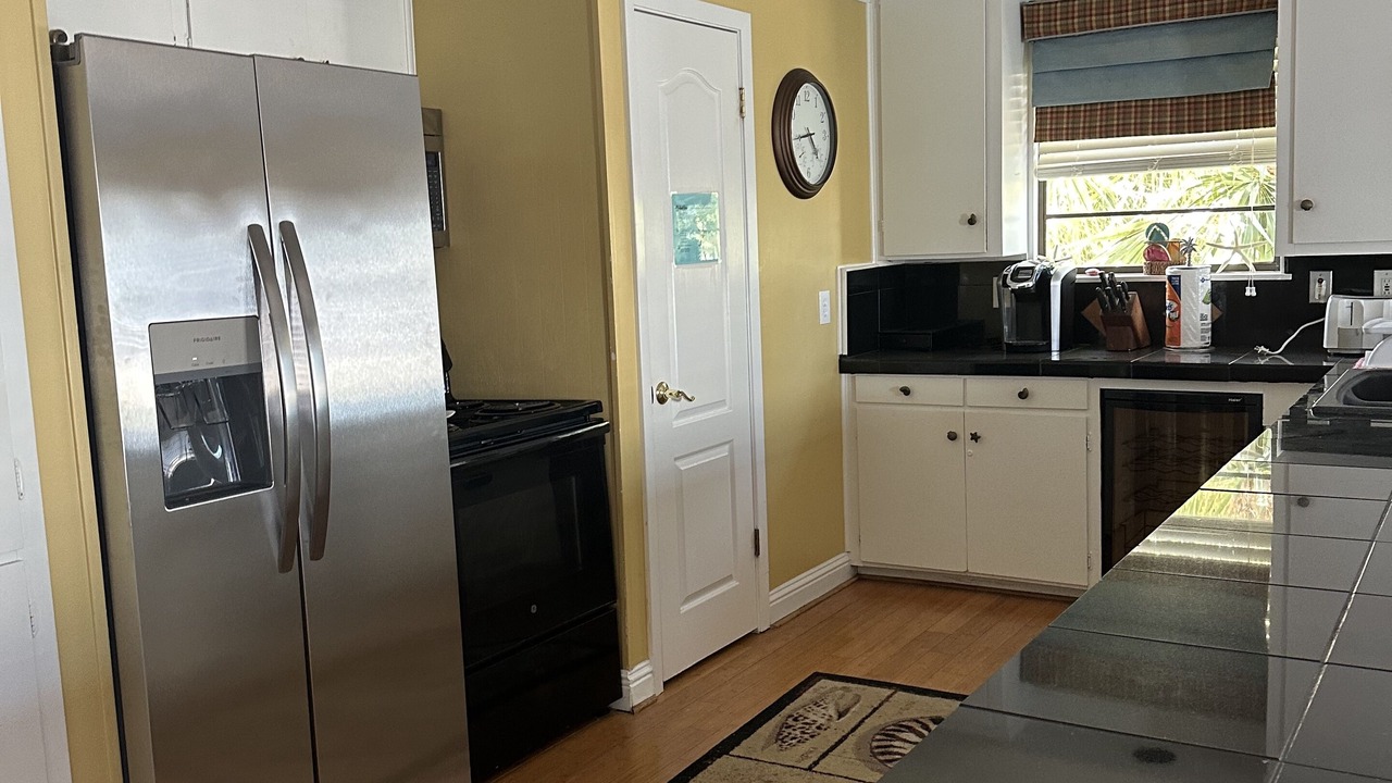Photo of Kitchen in Jamaica Beach