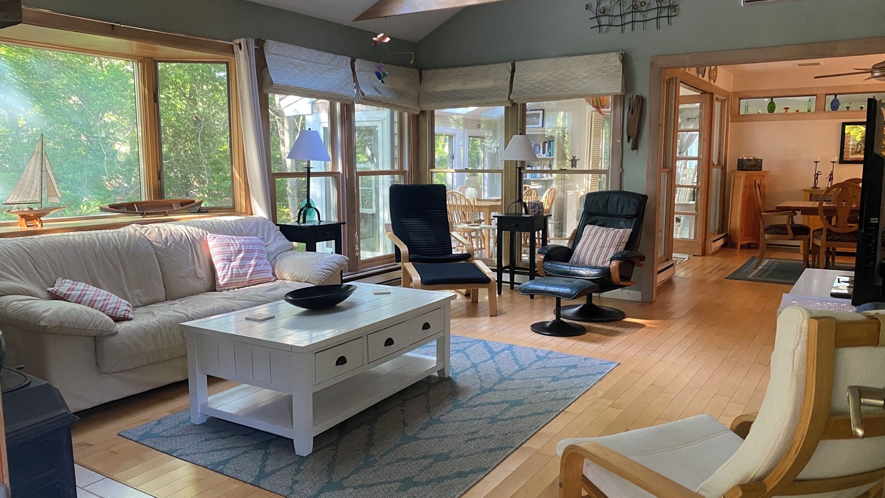 Photo of Livingroom in Eastham