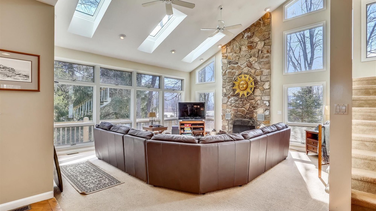 Photo of Livingroom in Davis