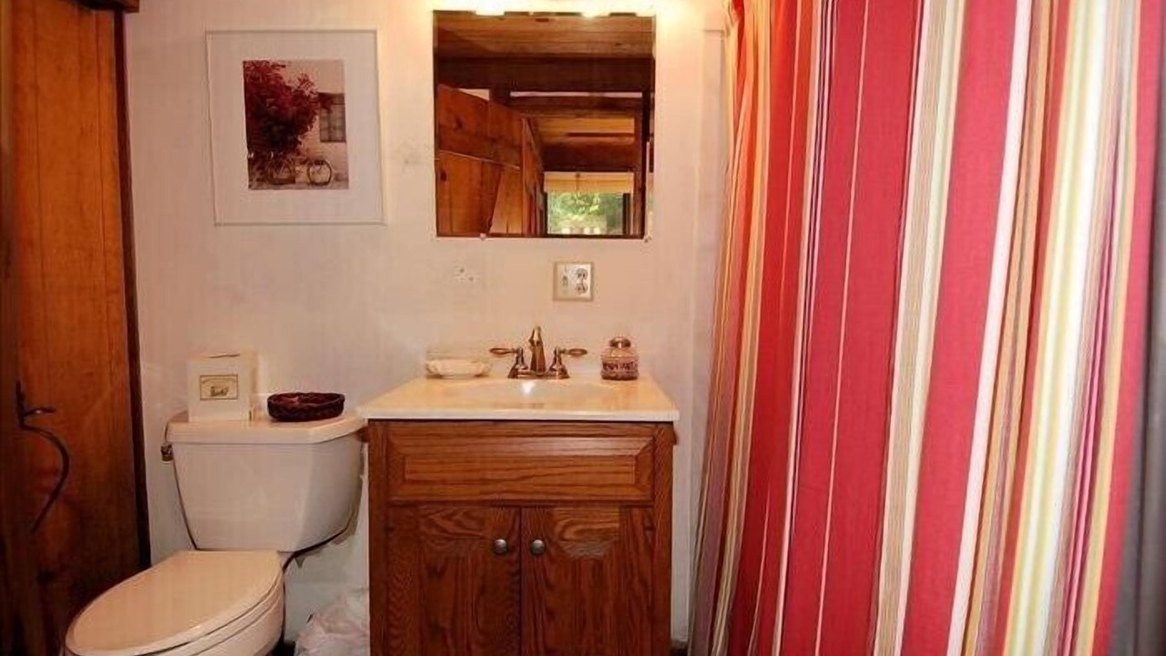 Photo of Bathroom in Old Timberline