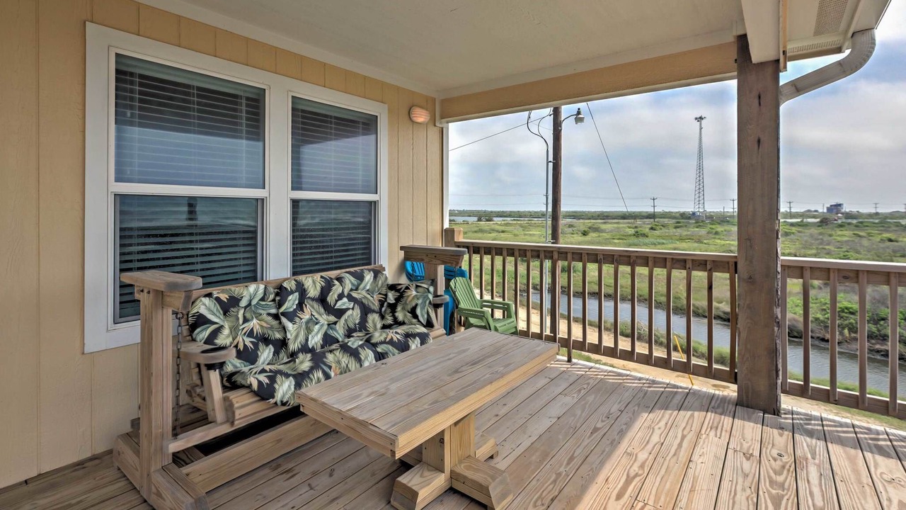 Photo of Patio Balcony in Port Bolivar