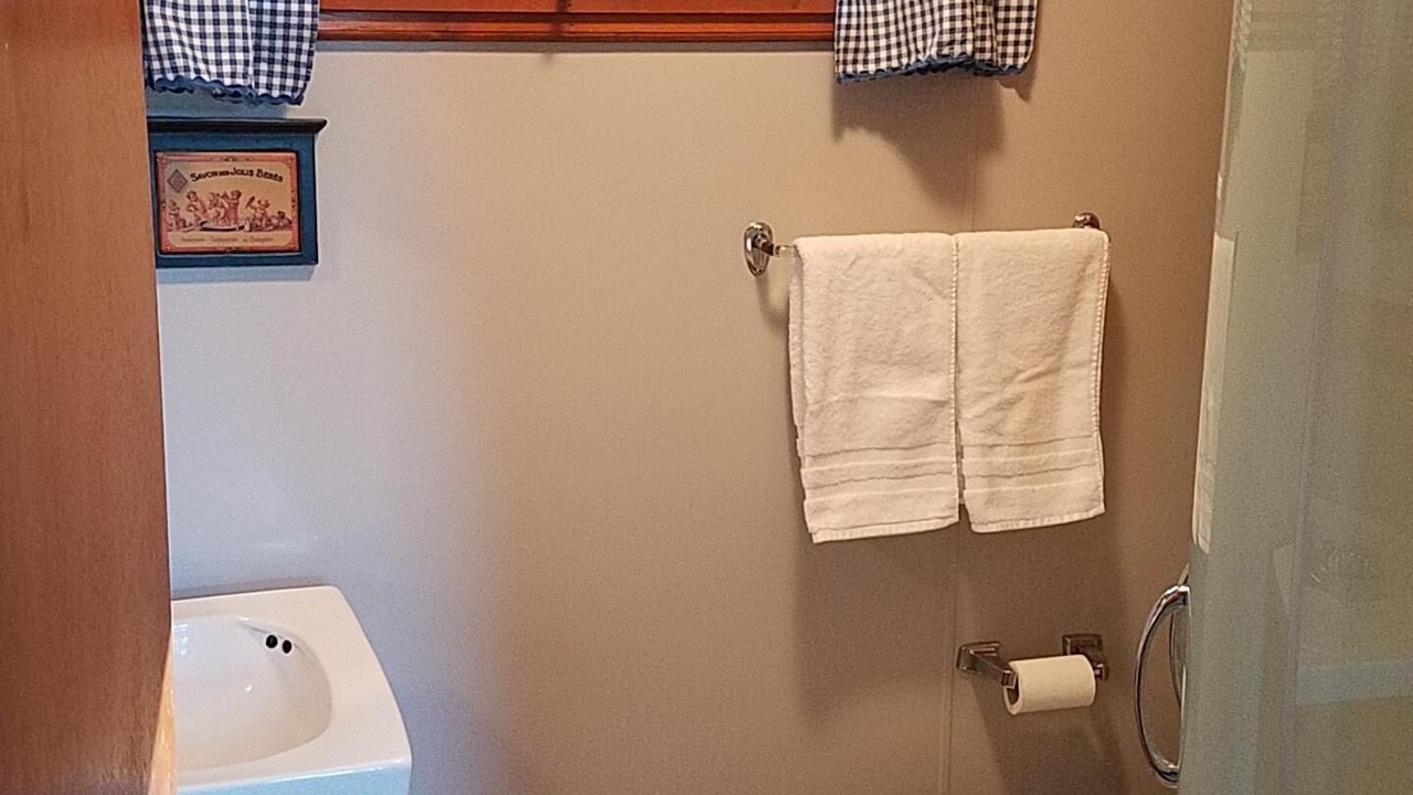 Photo of Bathroom in Castleton