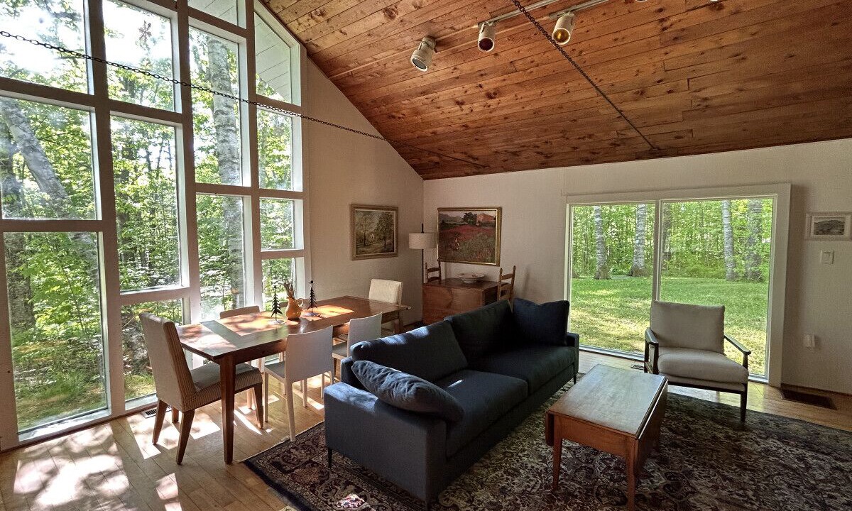 Photo of Livingroom in Bromley Mountain