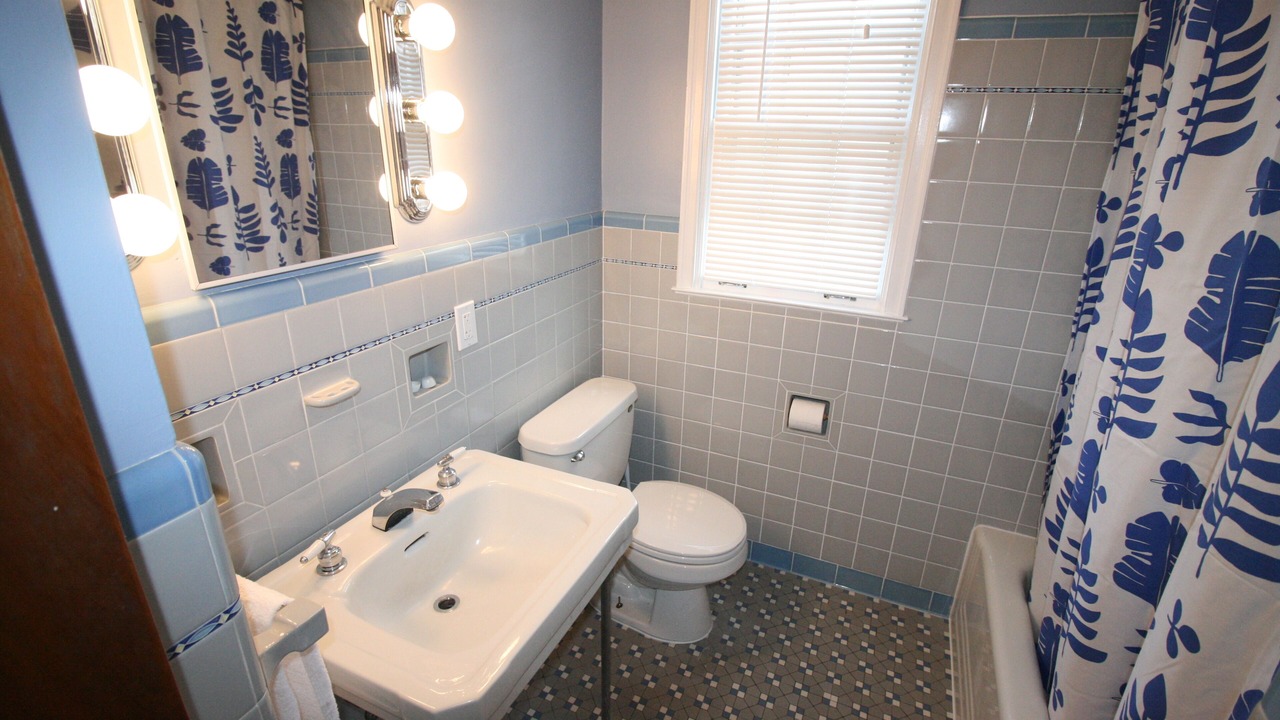 Photo of Bathroom in Niagara Falls