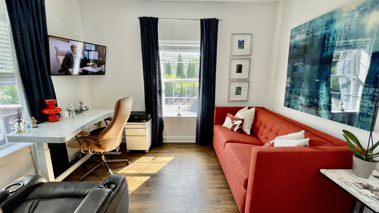 Photo of Livingroom in Shinnecock Hills