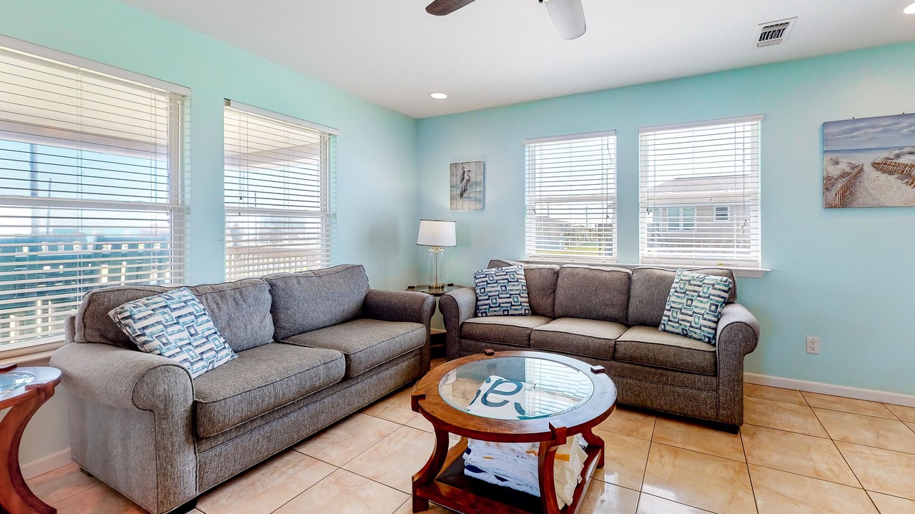 Photo of Livingroom in Terramar Beach