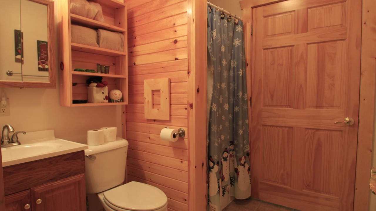 Photo of Bathroom in Snowshoe