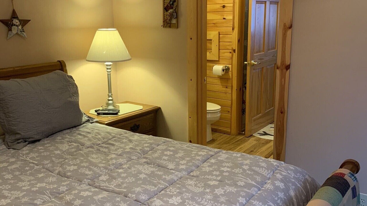 Photo of Bedroom in Snowshoe