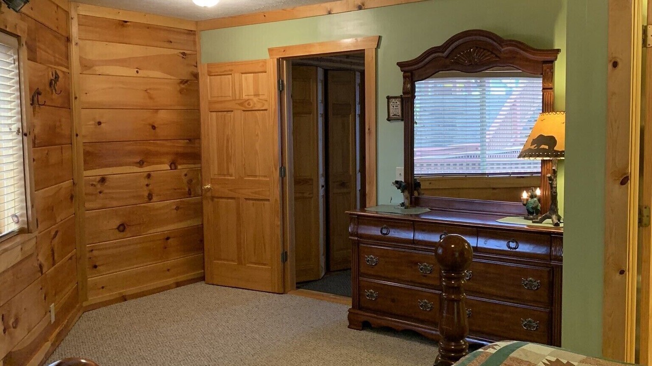 Photo of Bedroom in Snowshoe