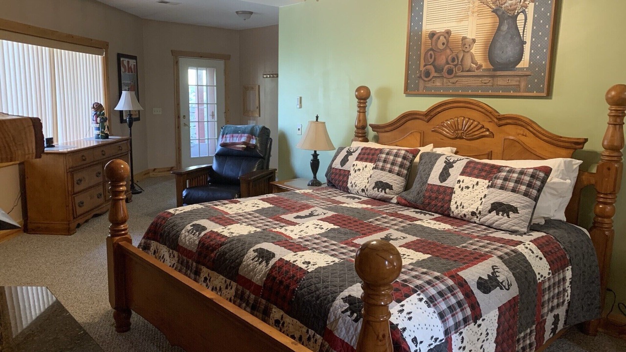 Photo of Bedroom in Snowshoe
