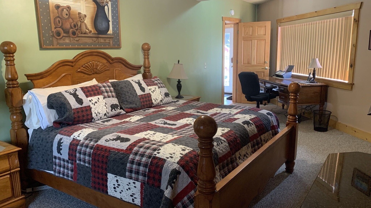 Photo of Bedroom in Snowshoe