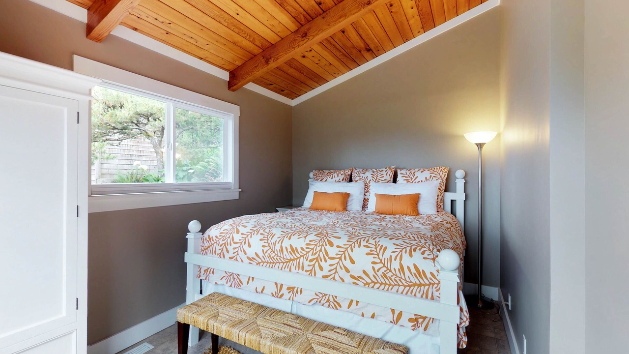 Photo of Bedroom in Depoe Bay
