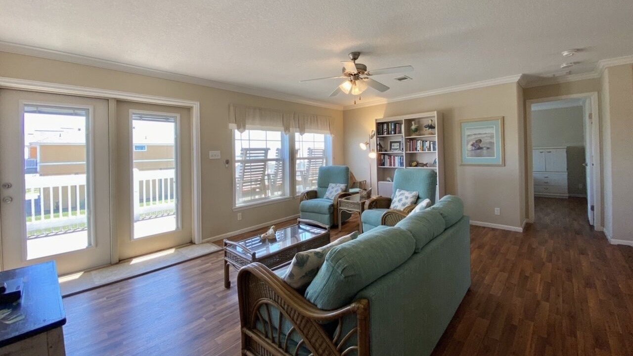 Photo of Livingroom in Crystal Beach