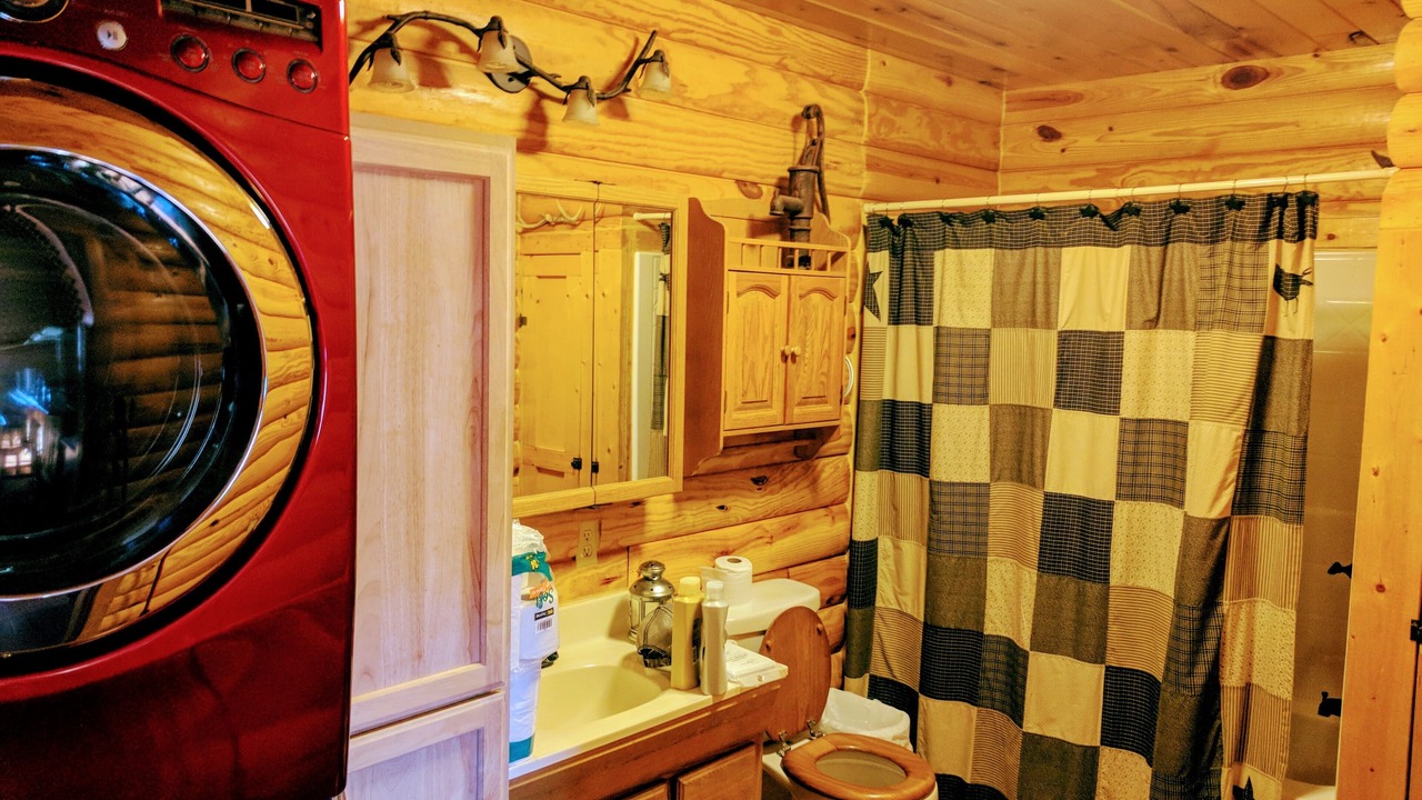 Photo of Bathroom in Louisa