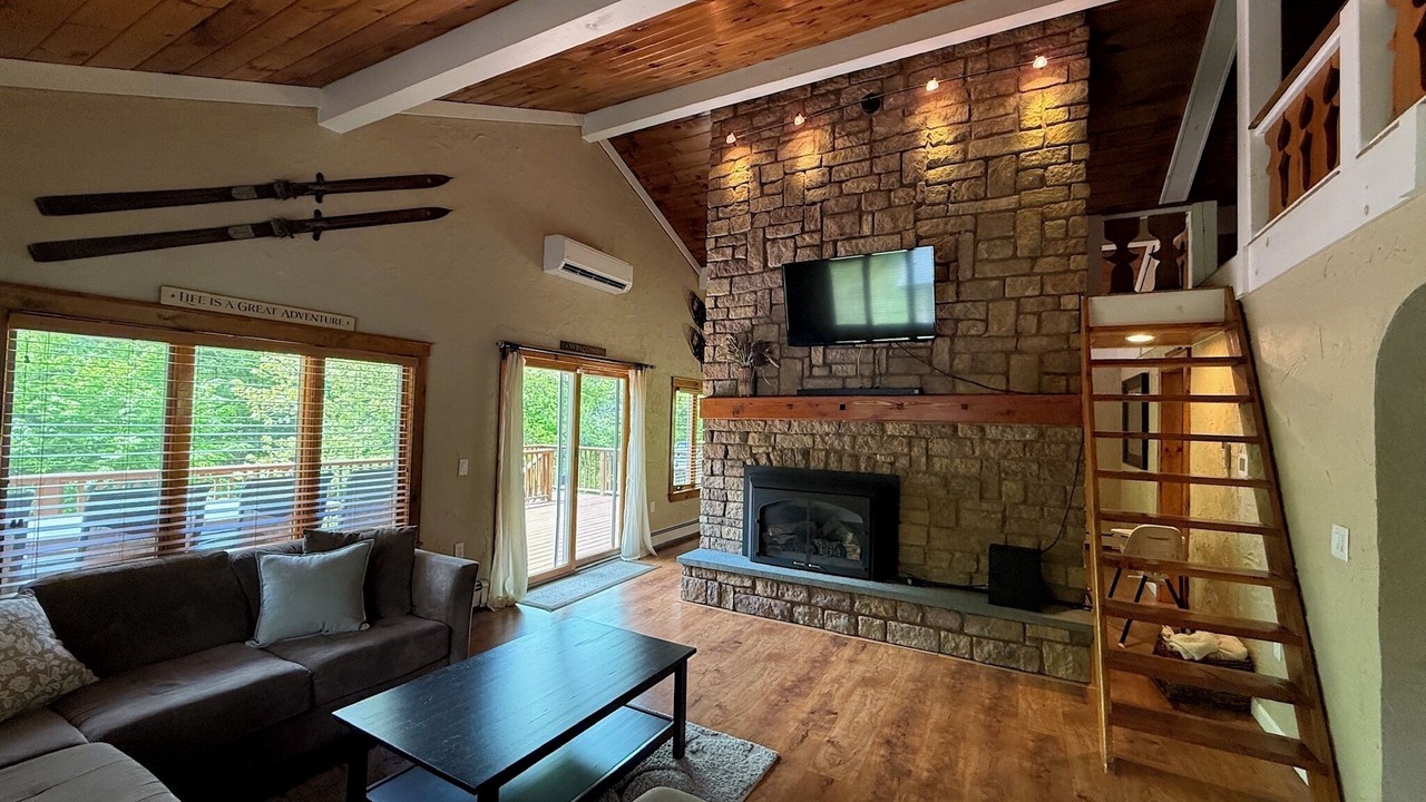 Photo of Livingroom in Birch Hill