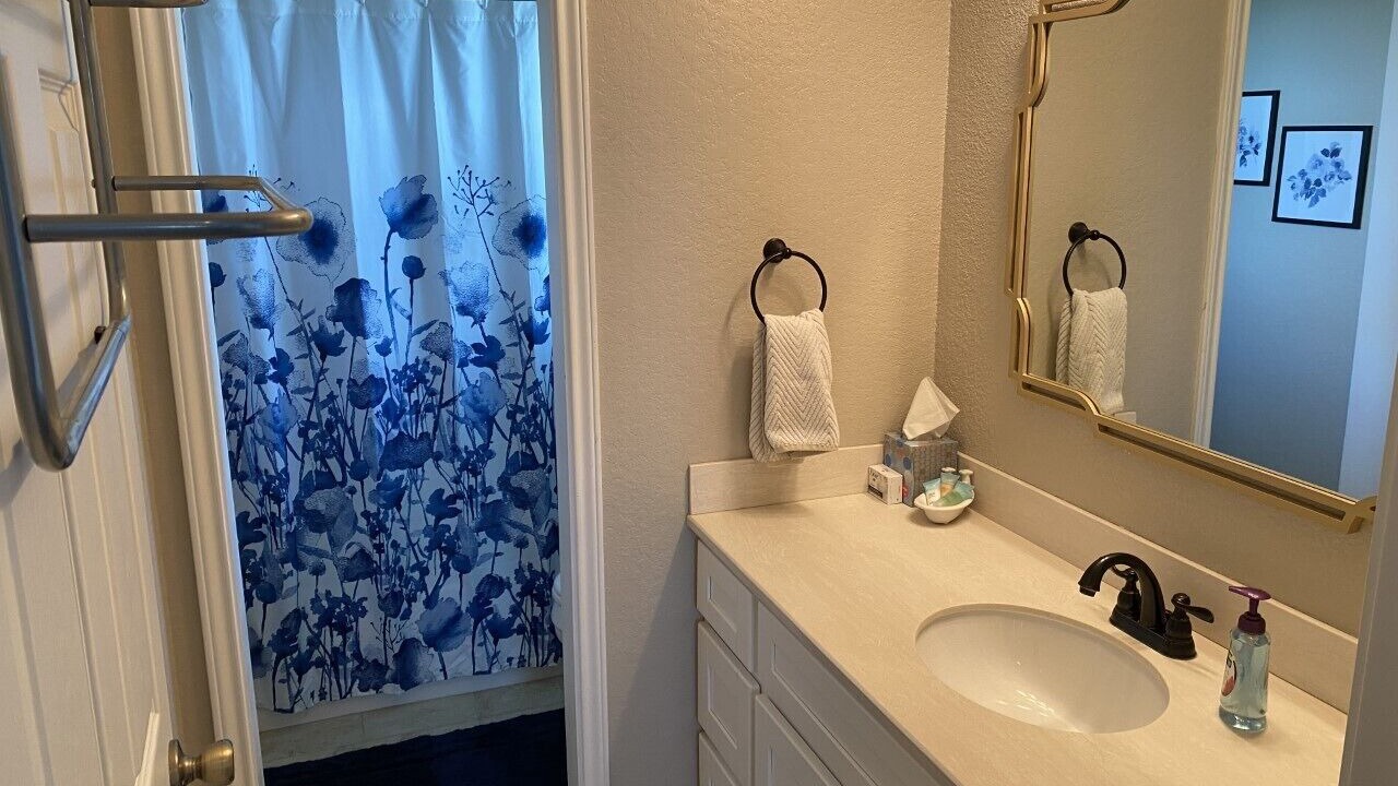 Photo of Bathroom in Pirates Beach