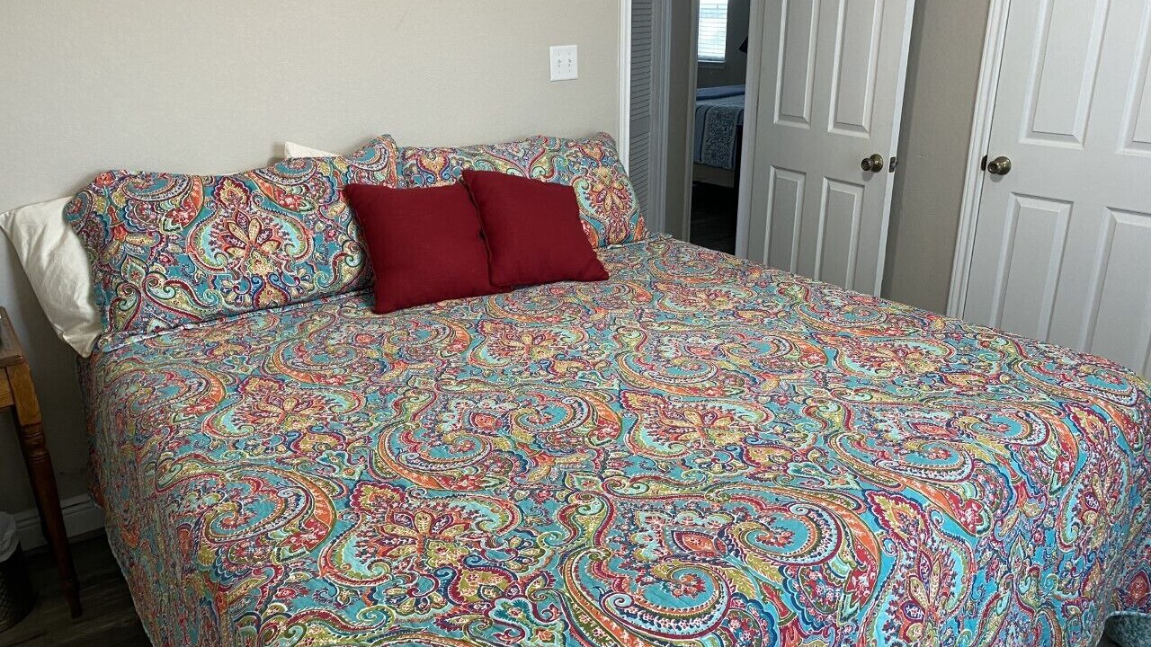 Photo of Bedroom in Pirates Beach