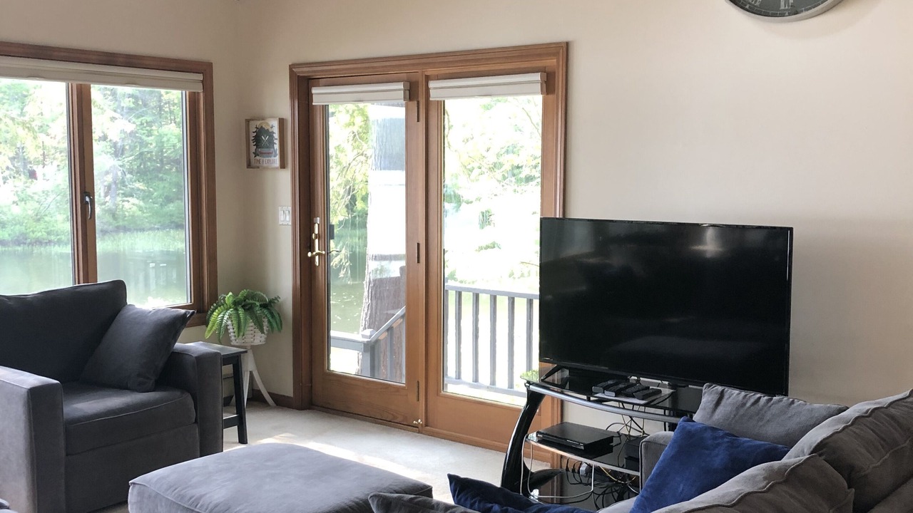 Photo of Livingroom in Sunapee