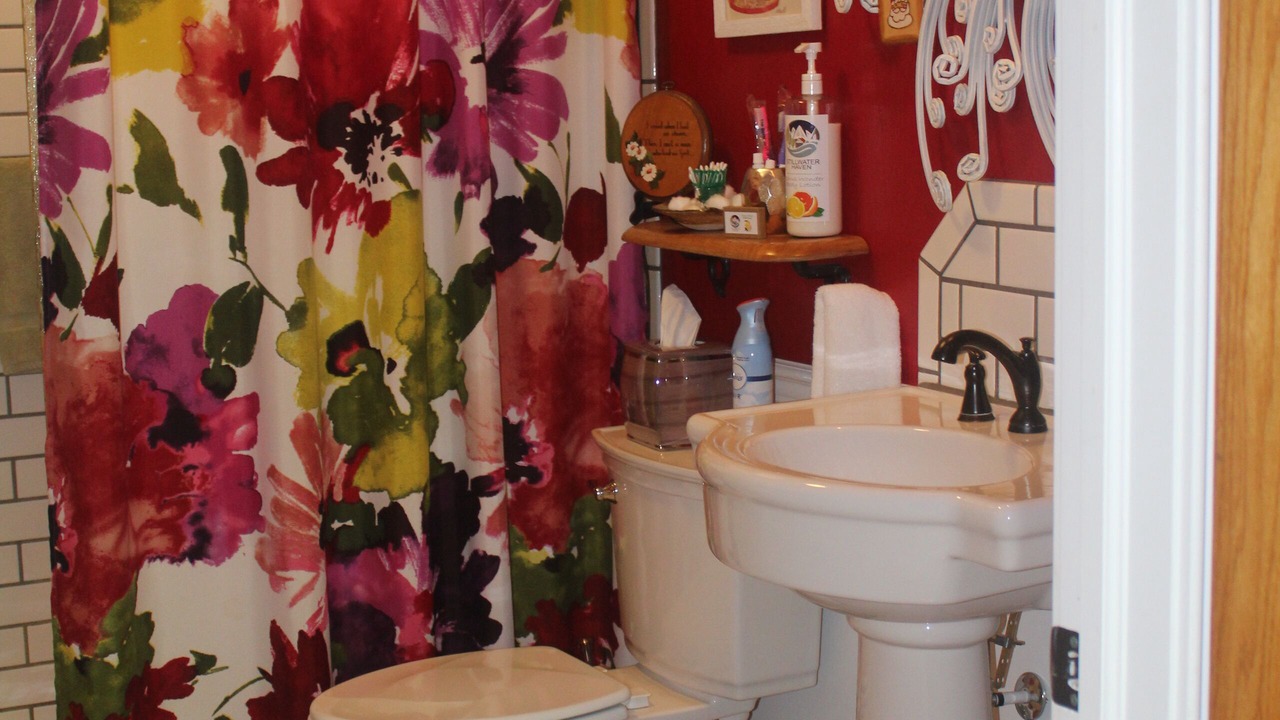 Photo of Bathroom in Friendsville