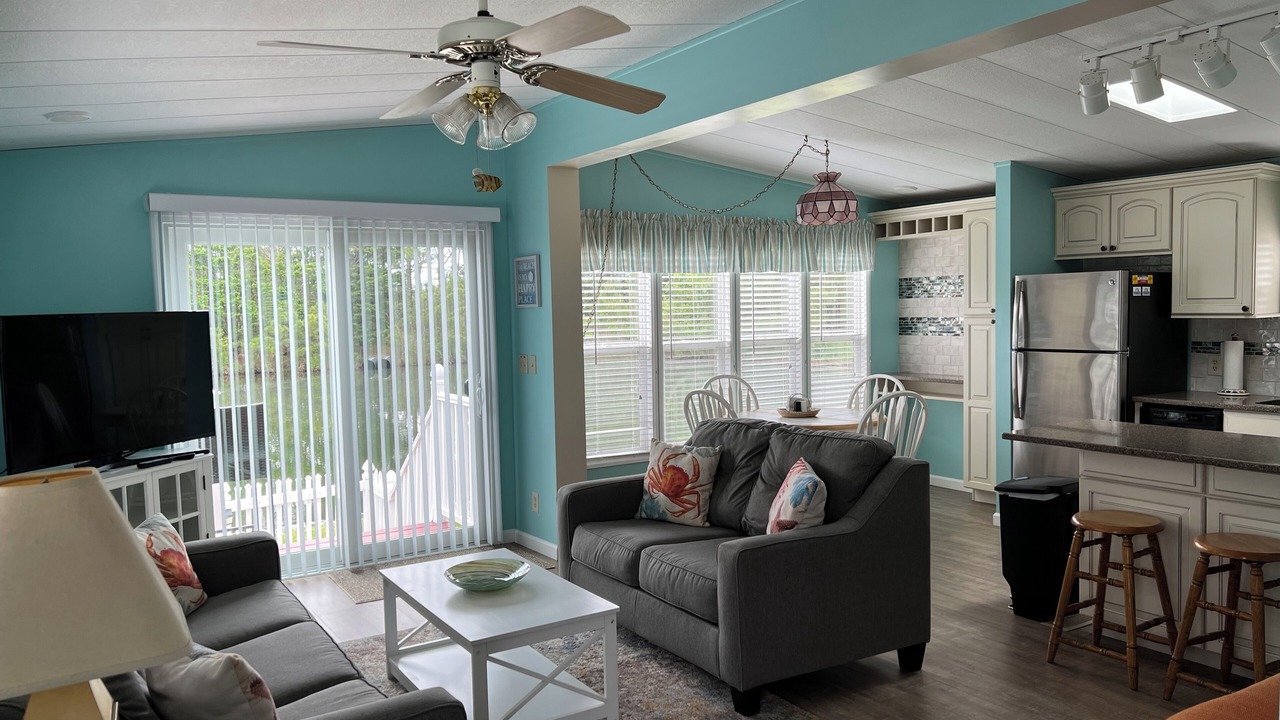 Photo of Livingroom in Assateague Pointe