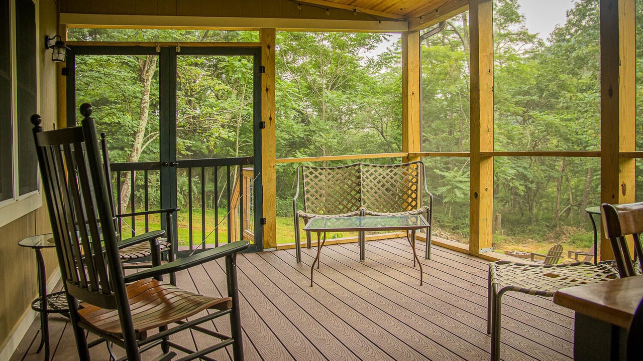 Photo of Patio Balcony in Lost River
