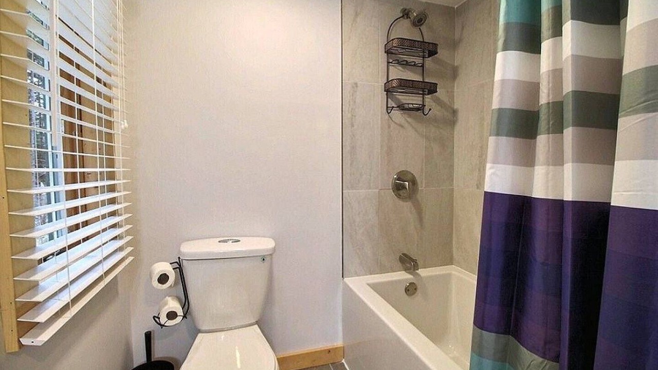 Photo of Bathroom in Jay