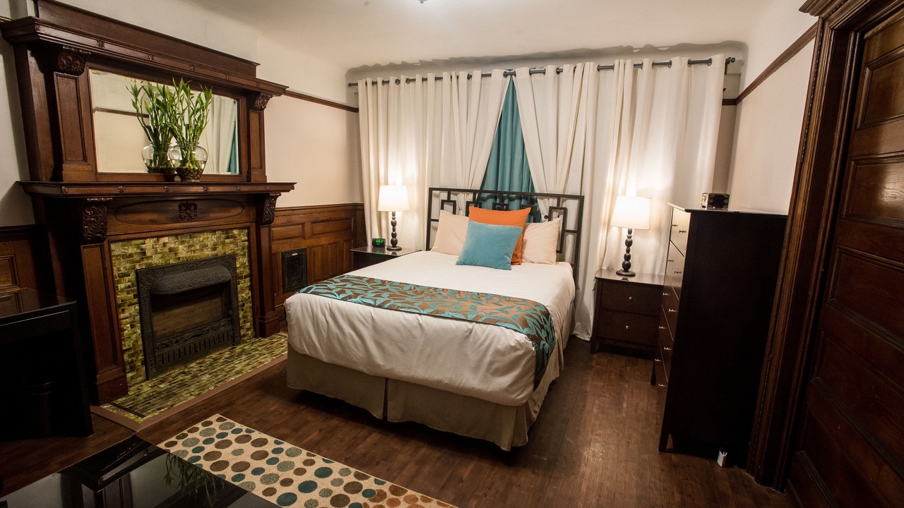 Photo of Bedroom in Prospect-Lefferts Gardens Historic District