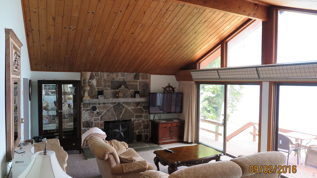 Photo of Livingroom in Meredith