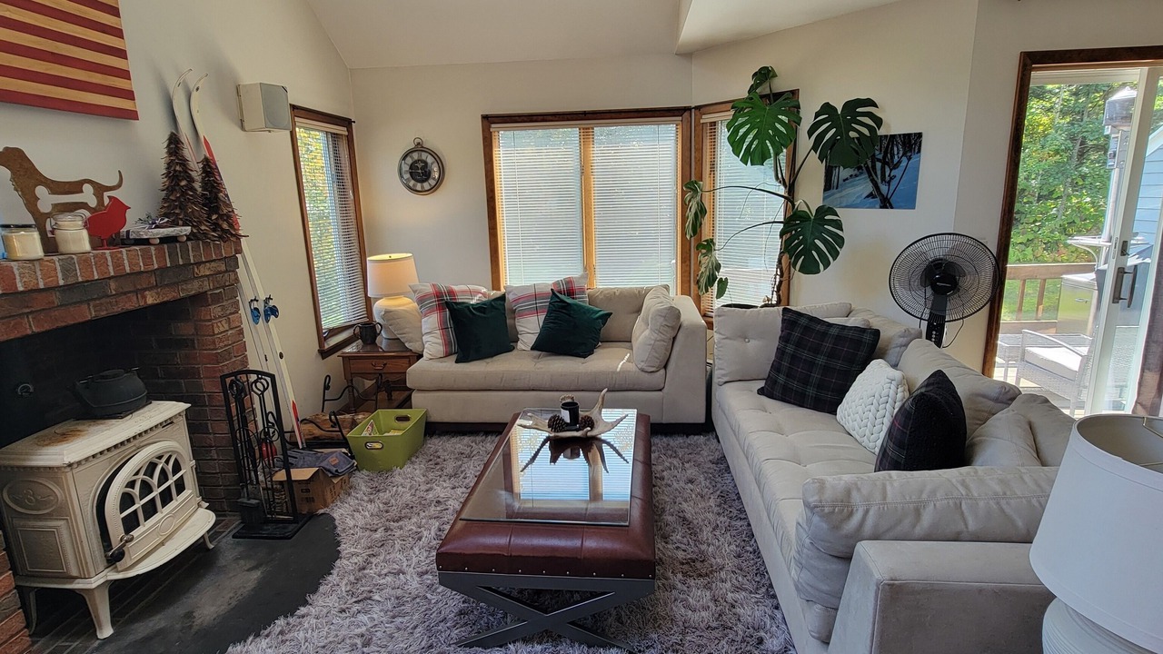 Photo of Livingroom in North Troy