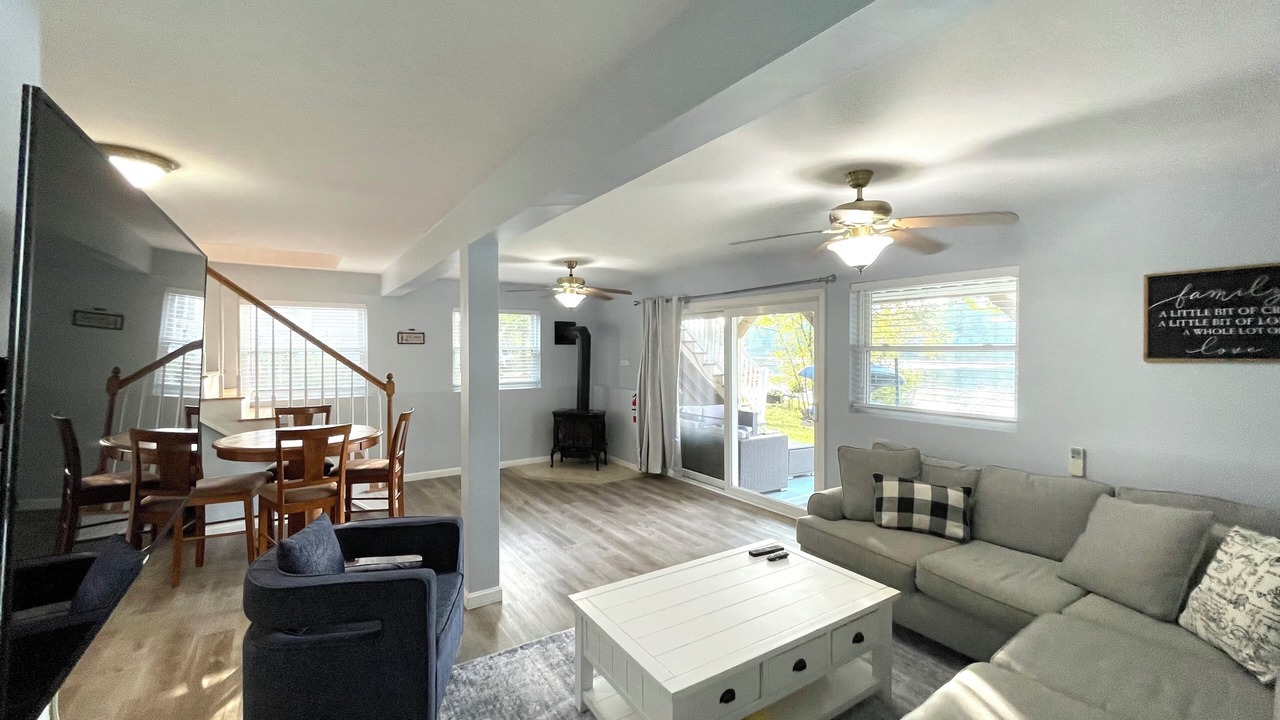 Photo of Livingroom in Gilmanton