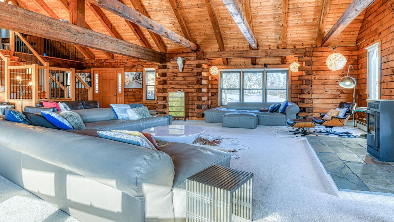Photo of Livingroom in Wallkill